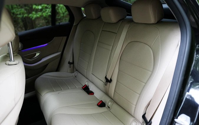Mercedes-Benz GLC cena 210000 przebieg: 53500, rok produkcji 2019 z Leśna małe 211